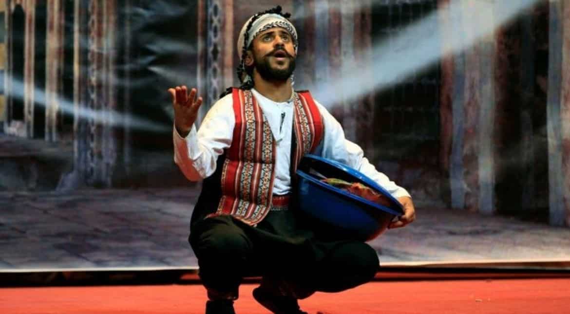 Struggling artists bring smiles in war-weary Yemen