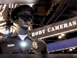 Officers who pledge loyalty to oath keepers should be fired, Mayor says