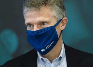 Outcry after Canadian minister flouts coronavirus restrictions to conceal Caribbean holiday