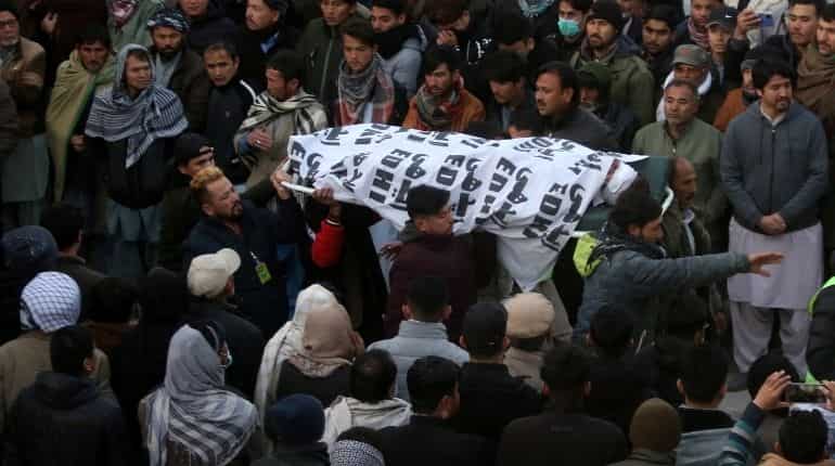 Pakistani Hazara families refuse to bury Mach massacre victims Pakistani Hazara families refuse to bury Mach massacre victims