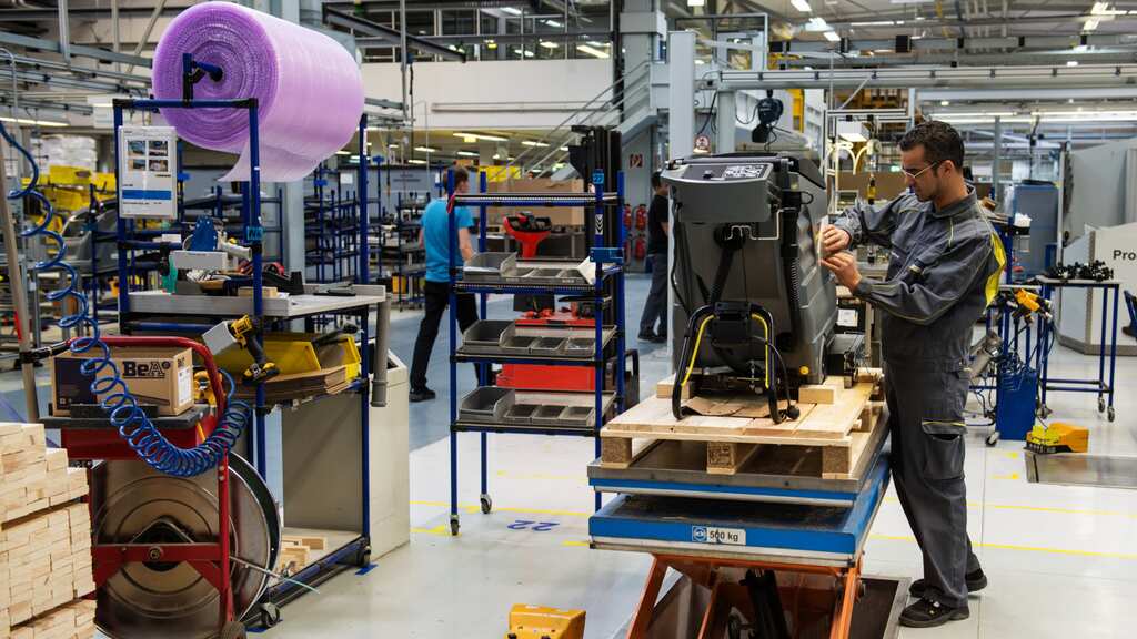 World Business Watch: German manufacturing picks up steam
