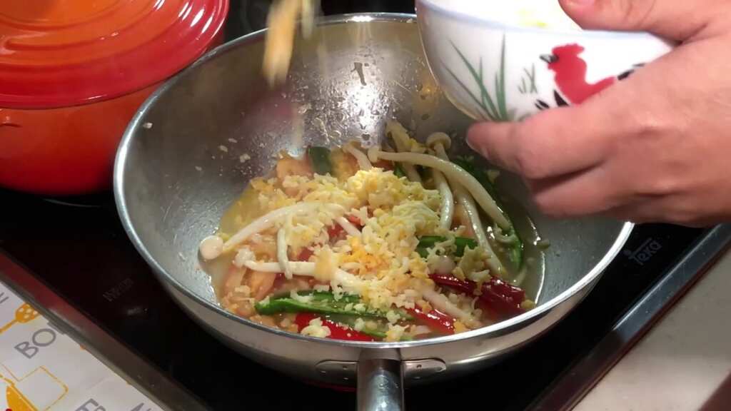 The national dish of Bhutan is half chili, half cheese, know why?