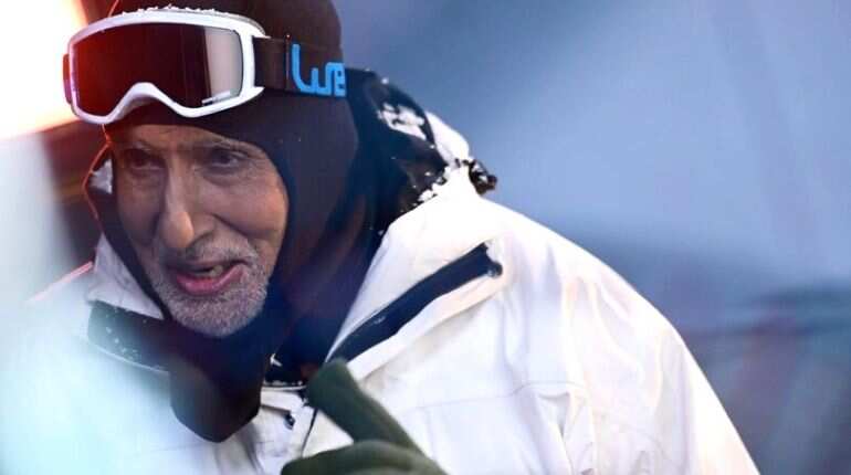 78-year-old Amitabh Bachchan braces minus 33 degrees in Ladakh