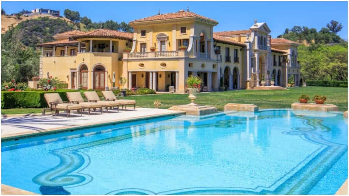 Poolside party? Check!