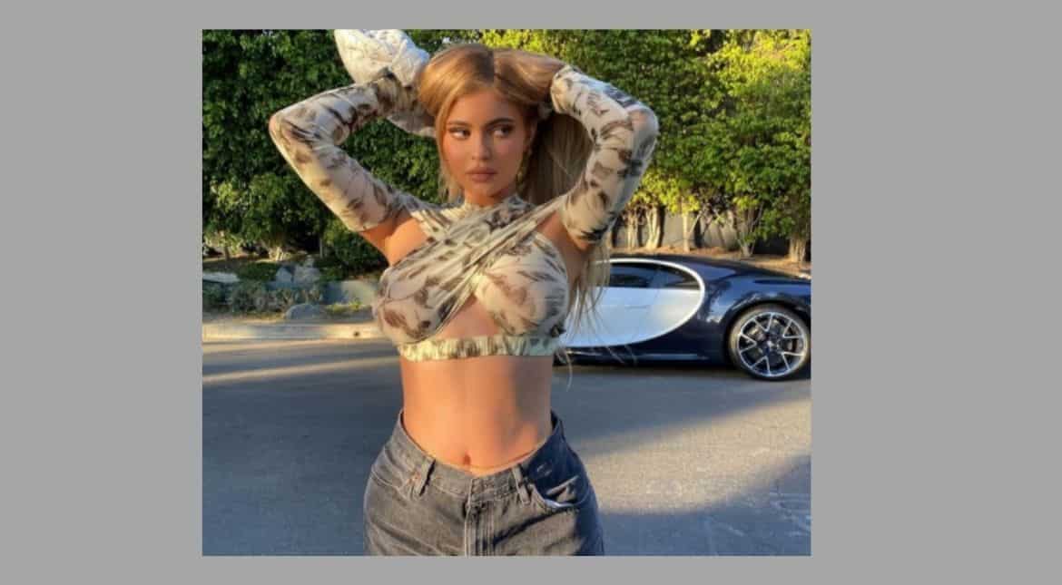 Kylie Jenner shockingly unfollows everyone on Instagram, leaving only 28 people Kylie Jenner shockingly unfollows everyone on Instagram, leaving only 28 people