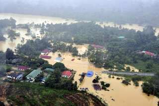 Flooding in Malaysia worsens, 46,000 displaced