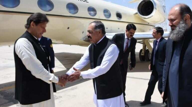 Pakistan PM reaches Quetta to meet families of Hazara victims