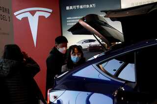 Tesla hunts for design chief to create cars for China