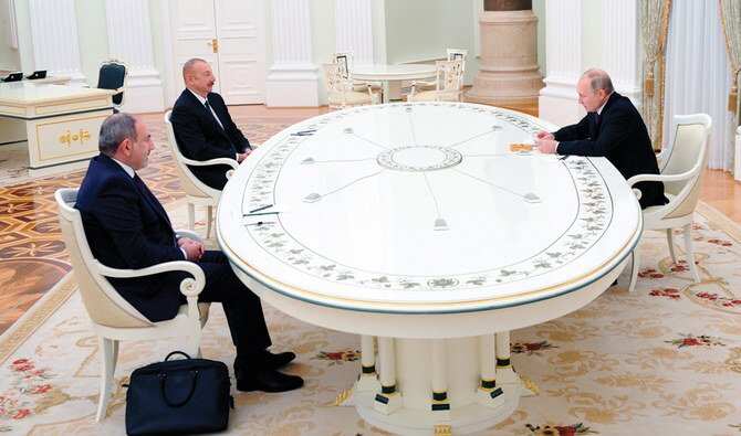Nagorno-Karabakh: Putin hosts talks between Armenia, Azerbaijan leaders