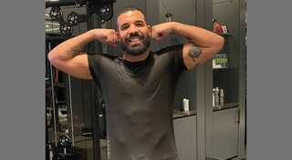 Drake debuts new hair look on social media