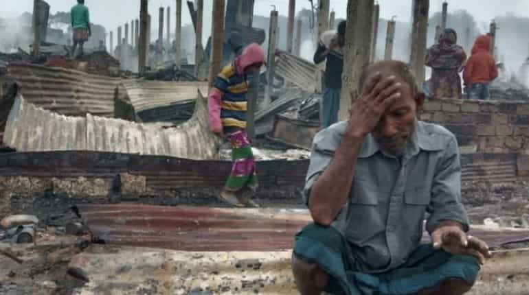Fire destroys homes of thousands in Rohingya refugee camps Fire destroys homes of thousands in Rohingya refugee camps