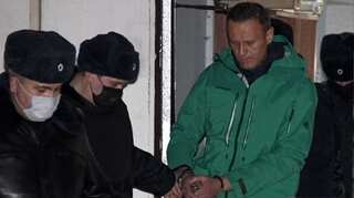 Alexei Navalny to be detained until mid-Feb; calls his supporters to protest