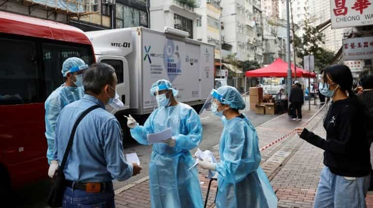 US reports over 10,000 cases caused by coronavirus variants