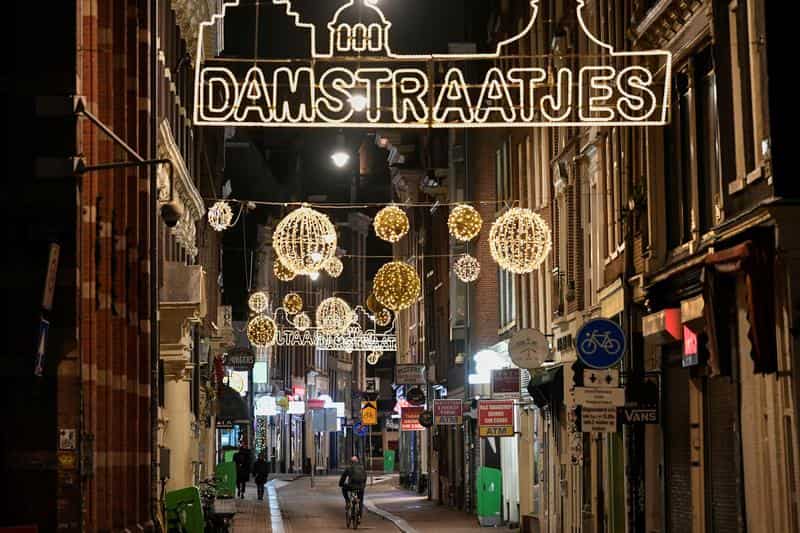 Dutch police make several arrests for curfew violations