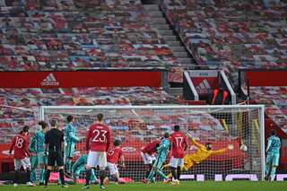 Fernandes gem knocks Liverpool out of FA Cup, Chelsea ease pressure on Lampard