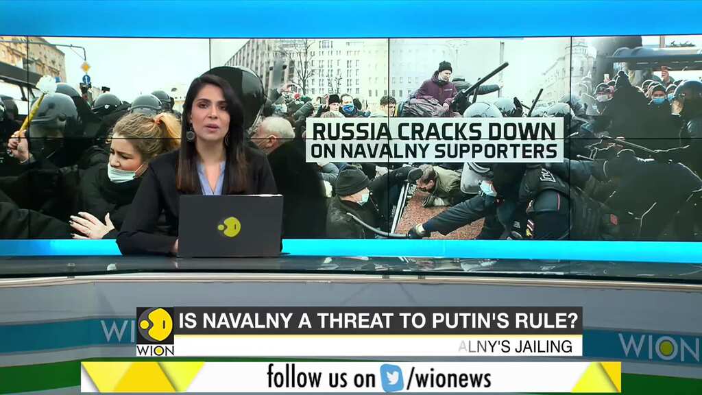 Russia: Police detains over 200 protesters at pro-Navalny rally in St Petersburg