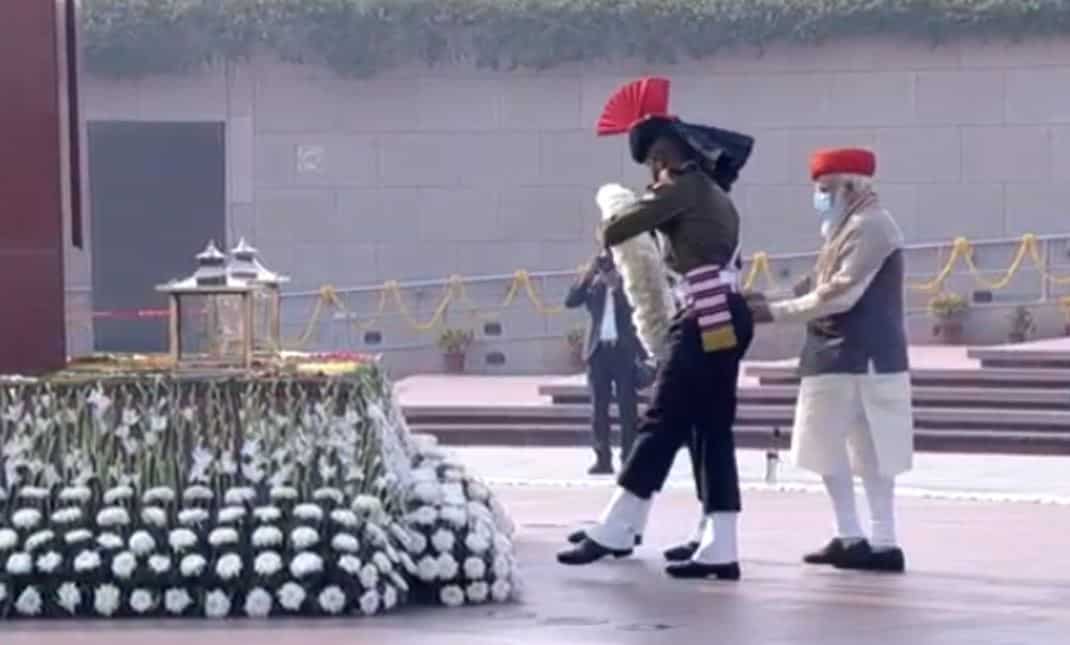 Republic Day 2021: PM Narendra Modi pays homage to fallen soldiers at National War Memorial