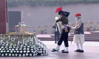 Republic Day 2021: PM Narendra Modi pays homage to fallen soldiers at National War Memorial