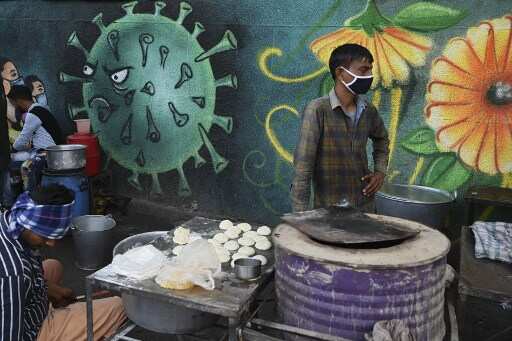 Delhi extends lockdown by another week
