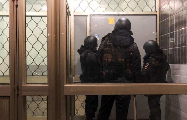 Russian Police raid Kremlin critic Alexei Navalny's properties