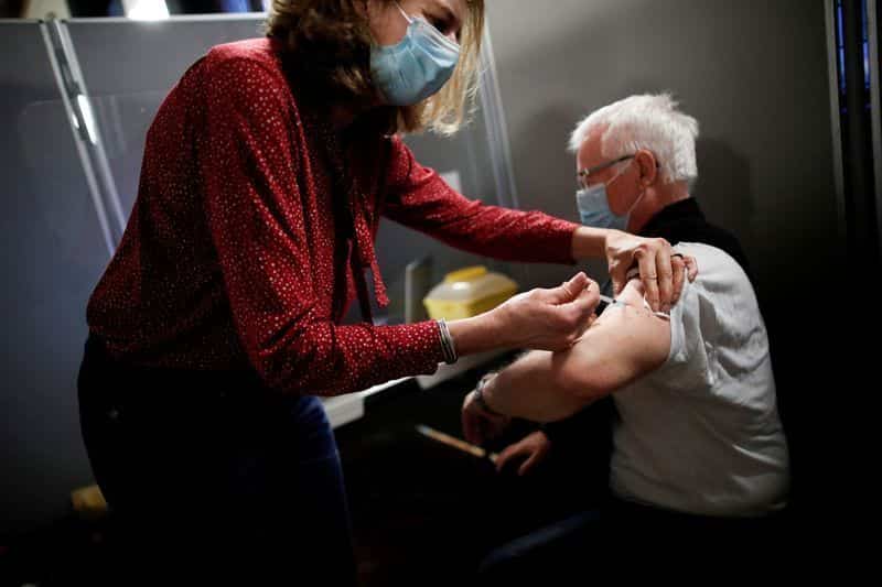 Vaccine shortage halts COVID-19 first shots in Paris region, source says Vaccine shortage halts COVID-19 first shots in Paris region, source says