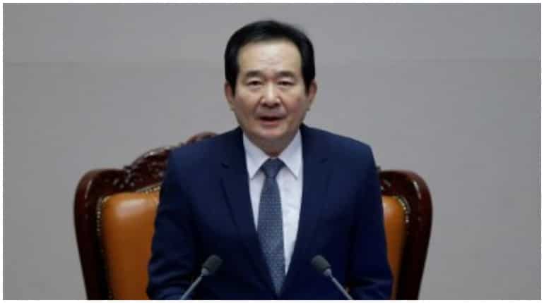 South Korea extends COVID-19 curbs into Lunar New Year holidays South Korea extends COVID-19 curbs into Lunar New Year holidays