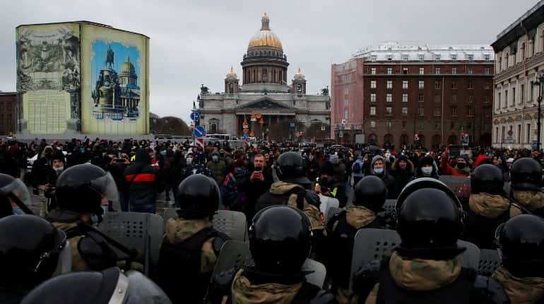 Sunday's pro-Navalny protesters were 'hooligans and provocateurs': Russia