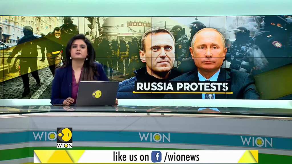 Russian police detain people near court as it considers jailing Navalny