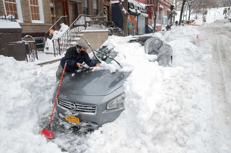 US Northeast digs out after massive snowstorm, two dead US Northeast digs out after massive snowstorm, two dead