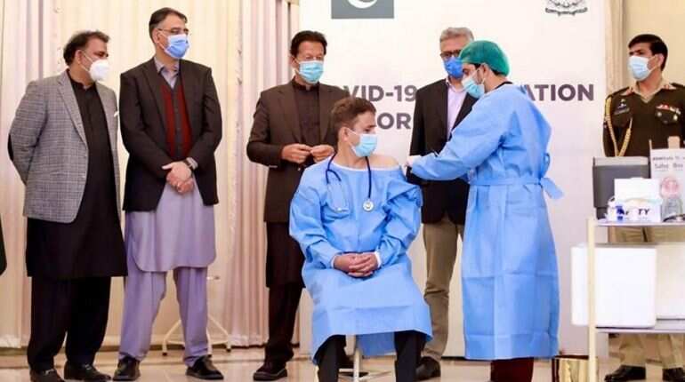 Pakistan healthcare workers to begin receiving Chinese-made vaccine Pakistan healthcare workers to begin receiving Chinese-made vaccine