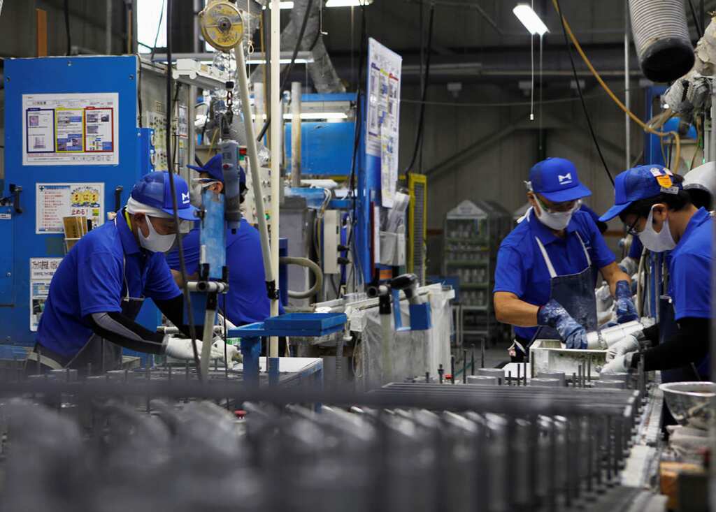 World Business Watch: Japan's service sector slump deepens as COVID-19 emergency hits business