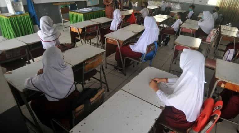 G7 to spend billions of dollars to boost girls’ education and women’s employment