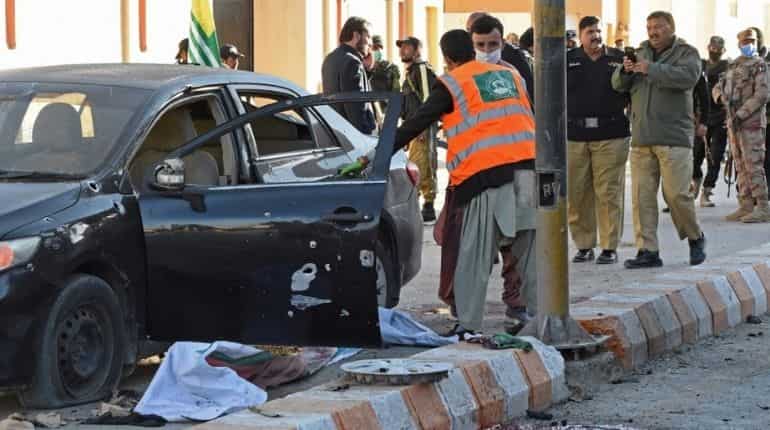 2 killed, 28 injured in Pakistan blast: Police 2 killed, 28 injured in Pakistan blast: Police