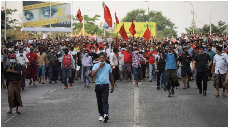 Myanmar: Thousands of protesters take to streets again Myanmar: Thousands of protesters take to streets again
