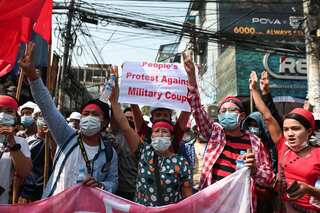 Internet access restored as Myanmar coup protests grow