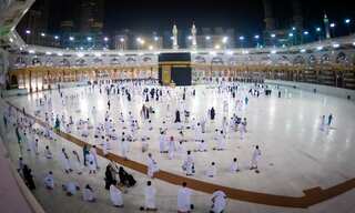 Pilgrims head to Mecca for second hajj during pandemic