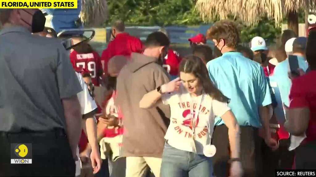 Mask-clad NFL fans settle into Tampa stadium for Super Bowl unlike any other