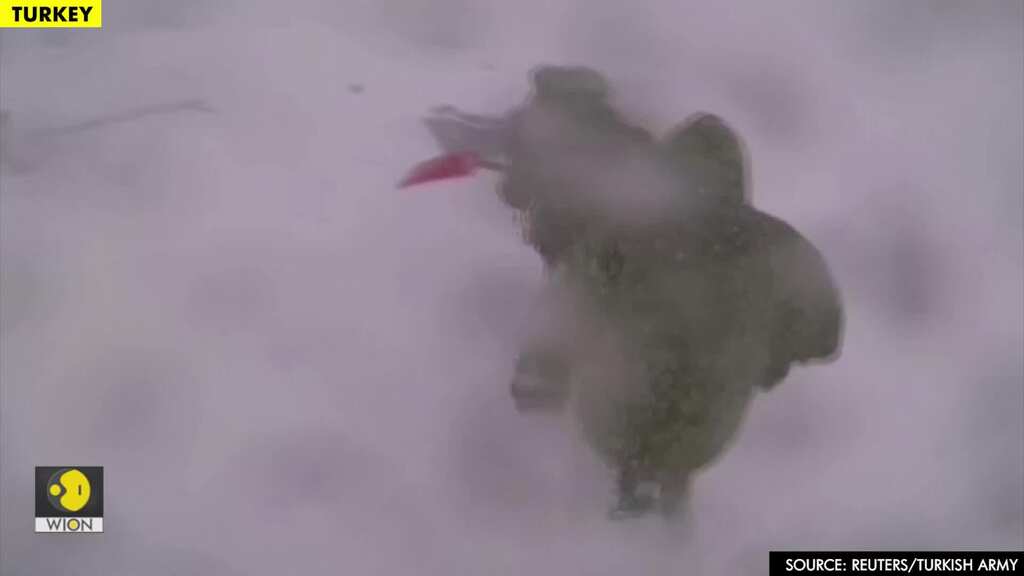 Turkish soldiers' battle against snow