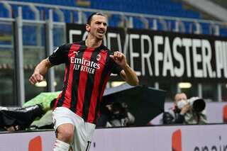 'Exceptional' Ibrahimovic breaks 500-goal mark to keep AC Milan top