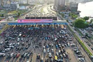 Nigeria police arrest protesters at symbolic Lagos tollgate