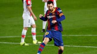Barcelona rout Alaves to fire warning shot to PSG