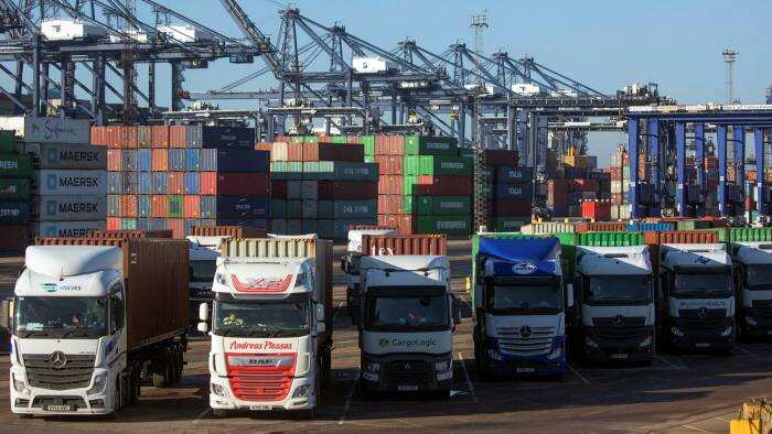 UK: 54% manufacturers facing export difficulties