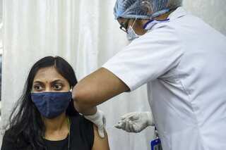 Cambridge experts warn of an 'explosive' growth of Omicron cases in India
