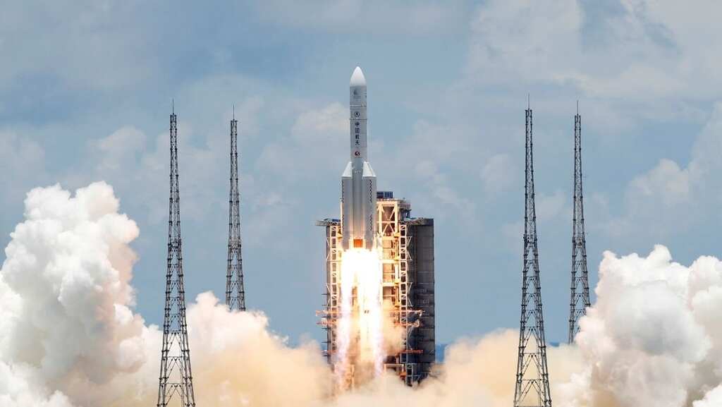 China completes historic Mars spacecraft landing 