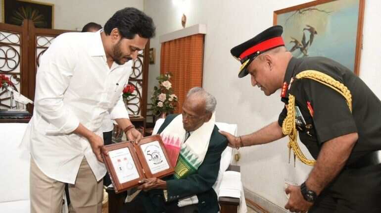 1971 war veterans honoured by Indian Army in Tirupati, as part of ‘Swarnim Vijay Varsh’