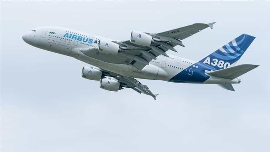 Record loss, forecast disappoints Airbus investors