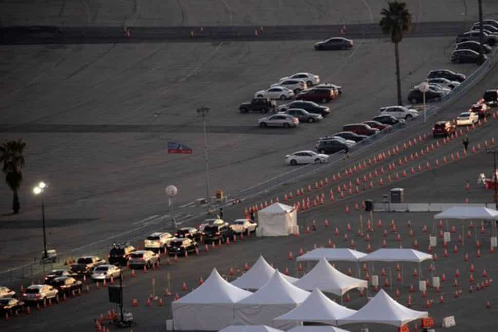 White House working with Facebook and Twitter to tackle anti-vaxxers