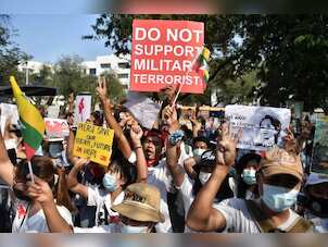 Internet blackout continues amid crack down against protesters in Myanmar