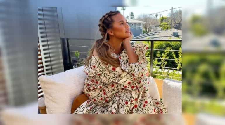 Chrissy Teigen appears confident in new selfie amid cyber bullying scandal fallout
