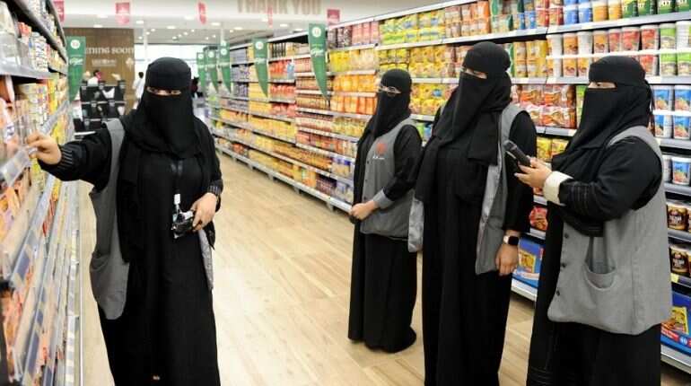 Saudi Arabian women can now join the armed forces Saudi Arabian women can now join the armed forces